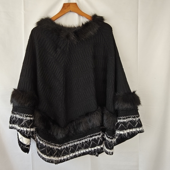 Ming Wang Faux Fur Trim Knit Cape In Black Fringe White Size Medium - Picture 7 of 12